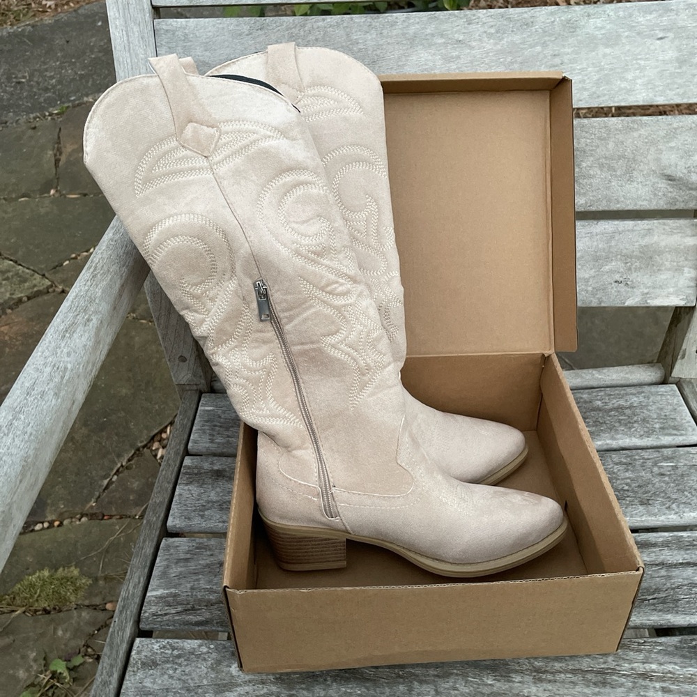 Tope/Off White 7.5 Ankle Cow Girl Boots
